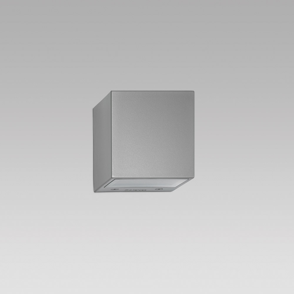 Apparecchi per facciate  Apparecchio per l'illuminazione di facciate con ottica bidirezionale, dall'elegante design ellittico